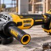 Акумуляторна болгарка DeWalt 125 мм: вибір, характеристики та комплектація